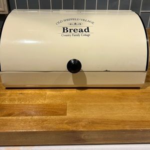 Bread box
